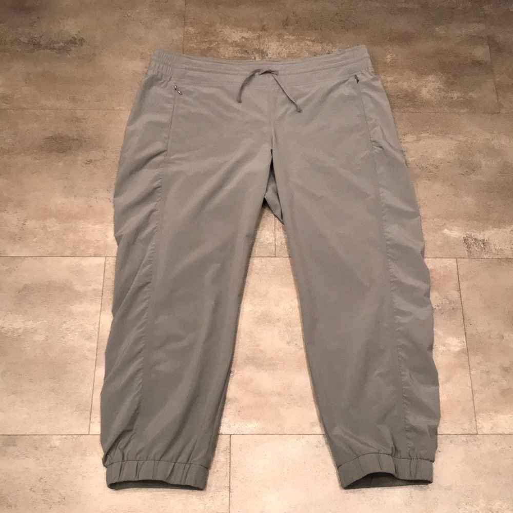 Athleta La Viva Capri Pants